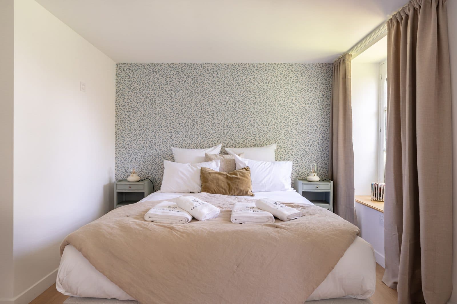 Chambre double aux tons crème