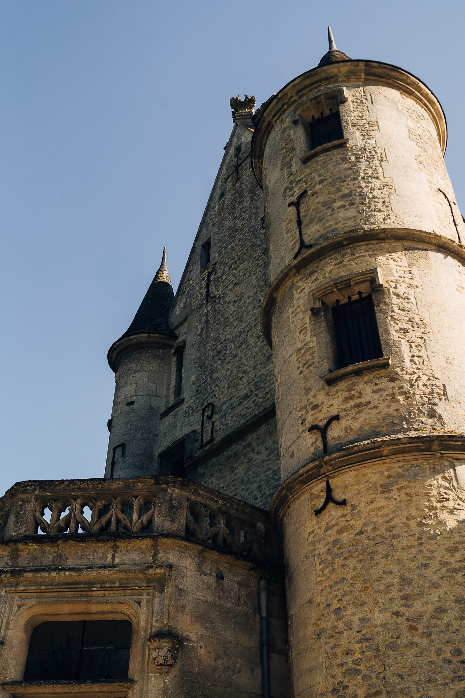La tour d'angle du château